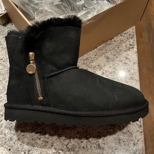 Ugg Mini Bailey Zipper Boot -Size 7